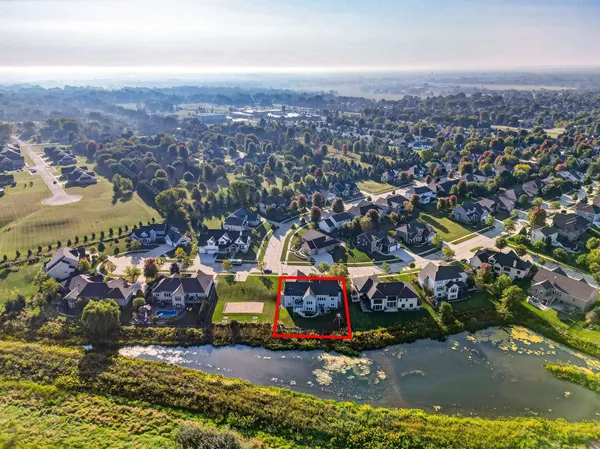 $869,900 | 5667 North Summerland Drive, Appleton, WI 54913