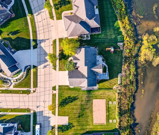 $869,900 | 5667 North Summerland Drive, Appleton, WI 54913