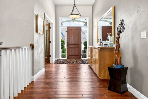 $869,900 | 5667 North Summerland Drive, Appleton, WI 54913