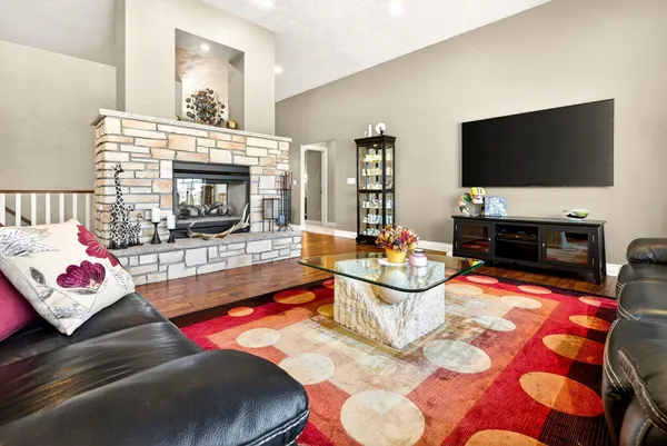 $869,900 | 5667 North Summerland Drive, Appleton, WI 54913