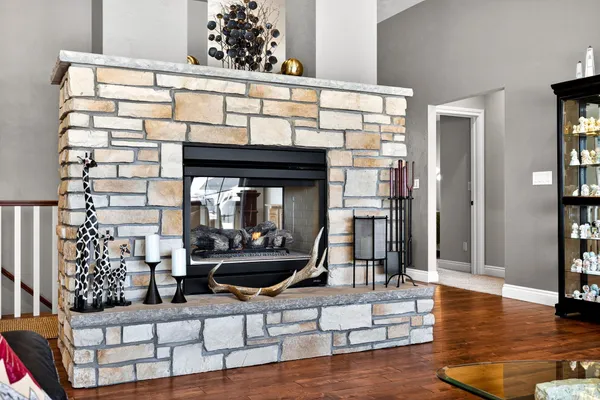 $869,900 | 5667 North Summerland Drive, Appleton, WI 54913
