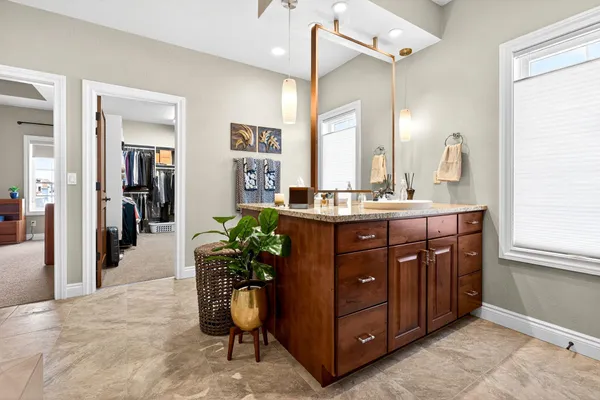 $869,900 | 5667 North Summerland Drive, Appleton, WI 54913