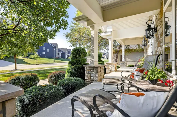 $869,900 | 5667 North Summerland Drive, Appleton, WI 54913