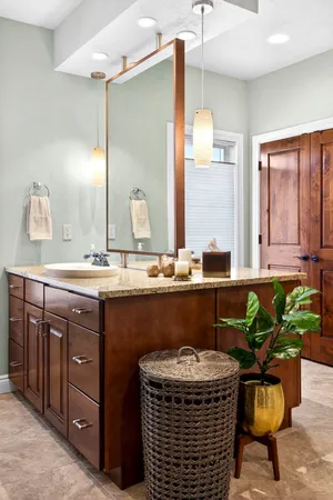 $869,900 | 5667 North Summerland Drive, Appleton, WI 54913