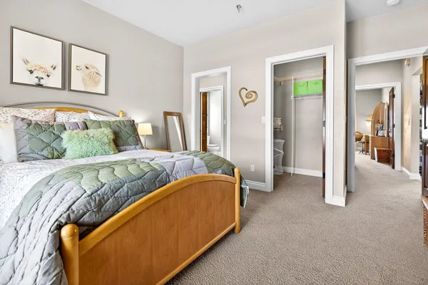 $869,900 | 5667 North Summerland Drive, Appleton, WI 54913