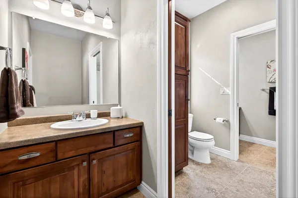 $869,900 | 5667 North Summerland Drive, Appleton, WI 54913