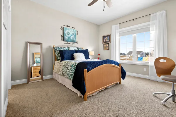 $869,900 | 5667 North Summerland Drive, Appleton, WI 54913