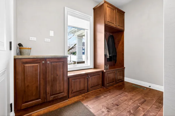 $869,900 | 5667 North Summerland Drive, Appleton, WI 54913