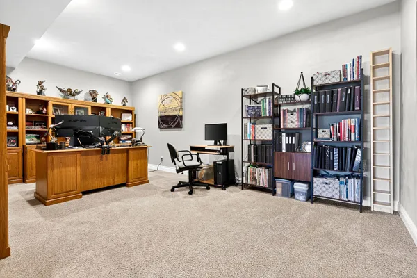 $869,900 | 5667 North Summerland Drive, Appleton, WI 54913