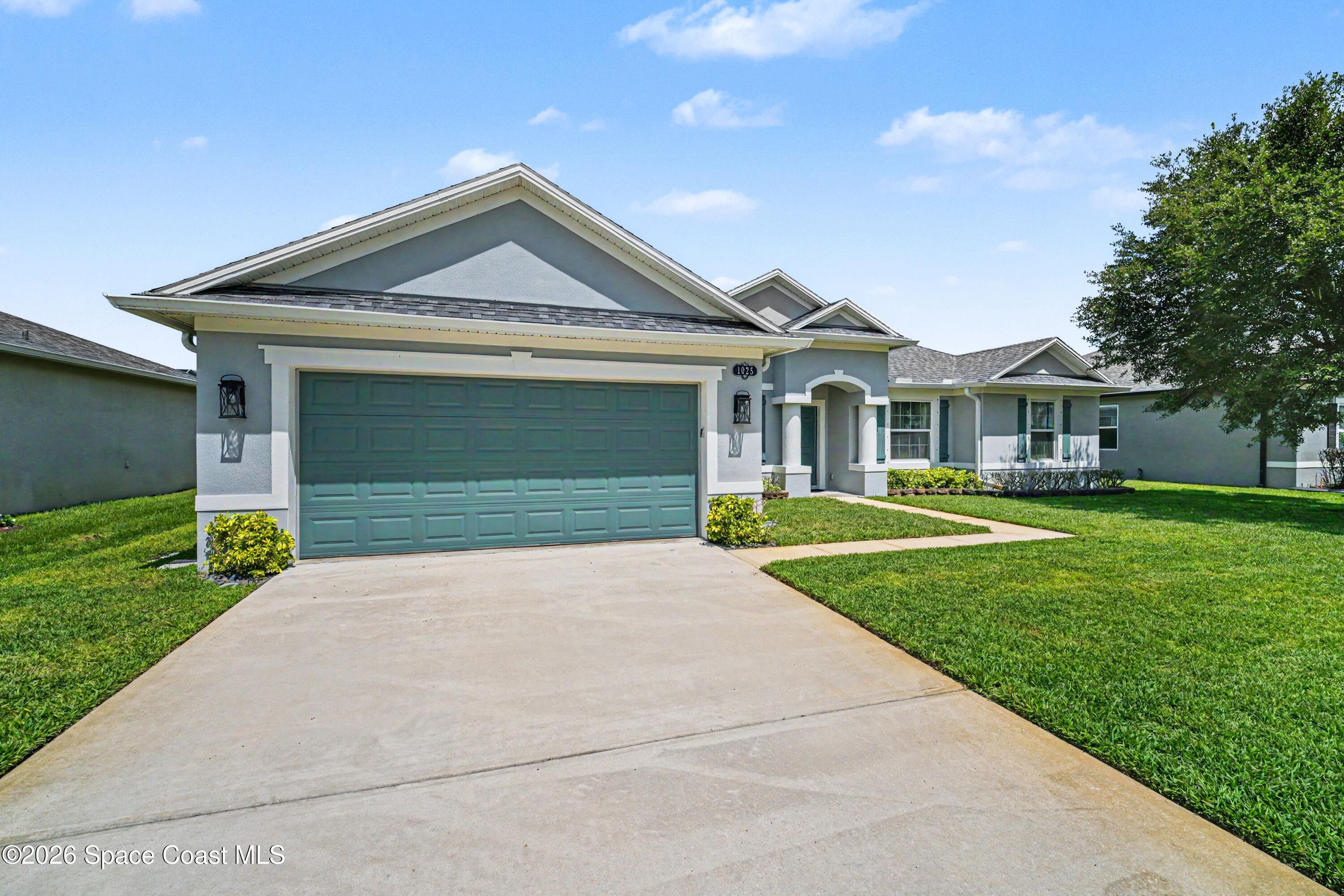 1025 Morgan Circle Northeast Palm Bay, FL 32905 - Photo 2 of 43 003_file_1598