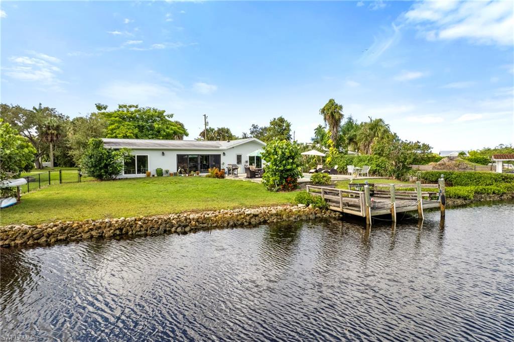 2271 Harbor Road Naples, FL 34104 - Photo 10 of 35