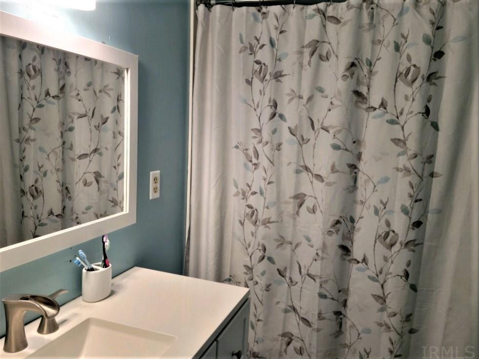 1713 Bedford Road Washington, IN 47501 - Photo 9 of 14 Gallery Image 9