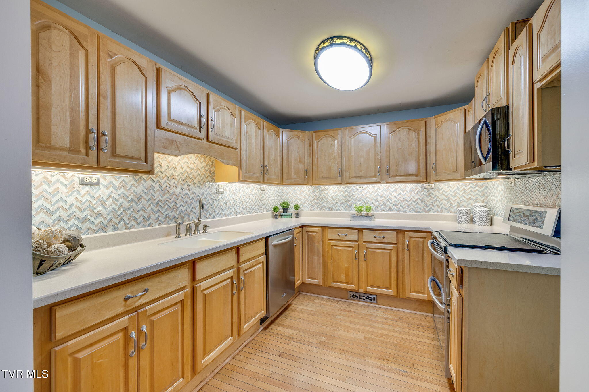 355 Huckleberry Road Bluff City, TN 37618 - Photo 17 of 50 018