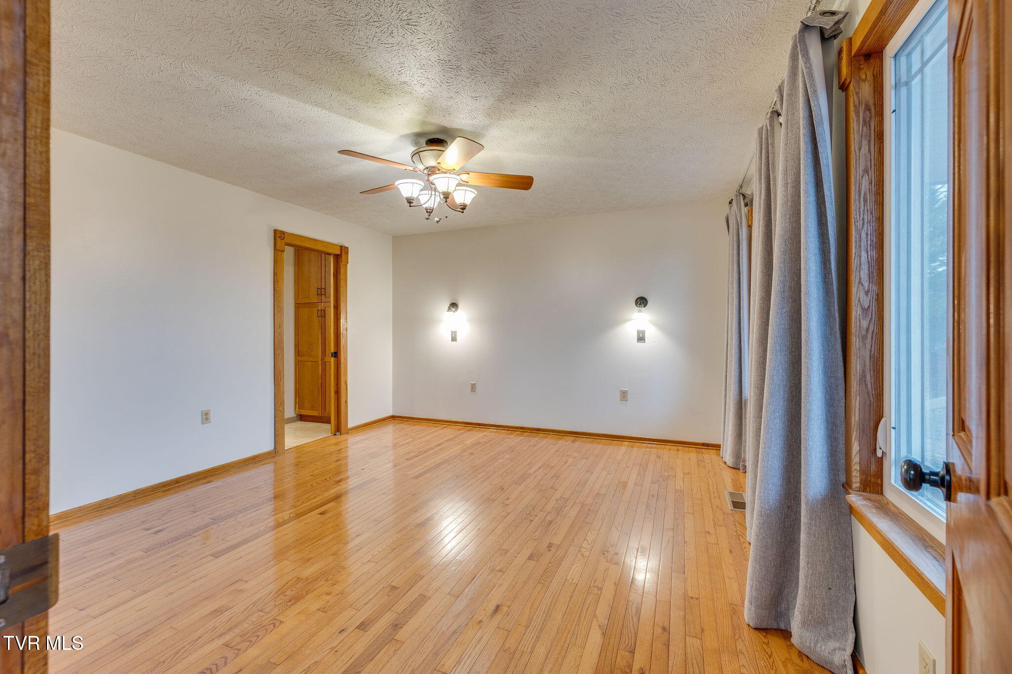 355 Huckleberry Road Bluff City, TN 37618 - Photo 21 of 50 022