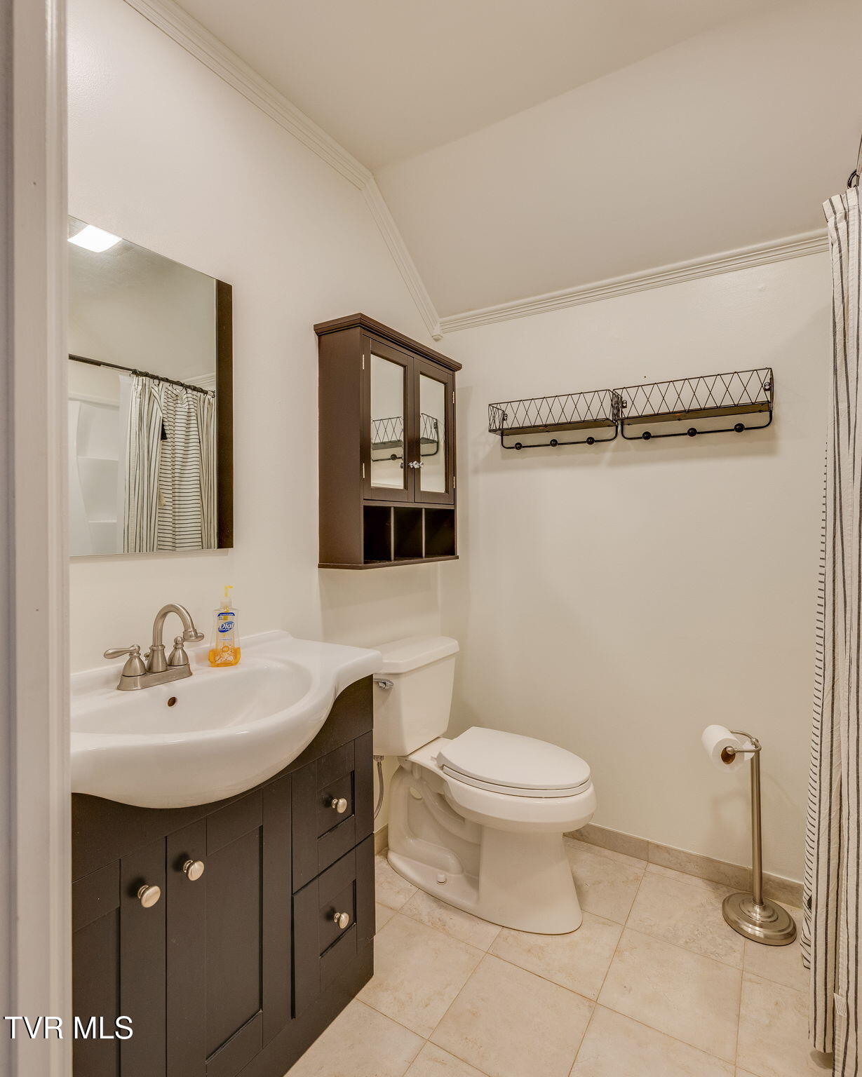 355 Huckleberry Road Bluff City, TN 37618 - Photo 32 of 50 033