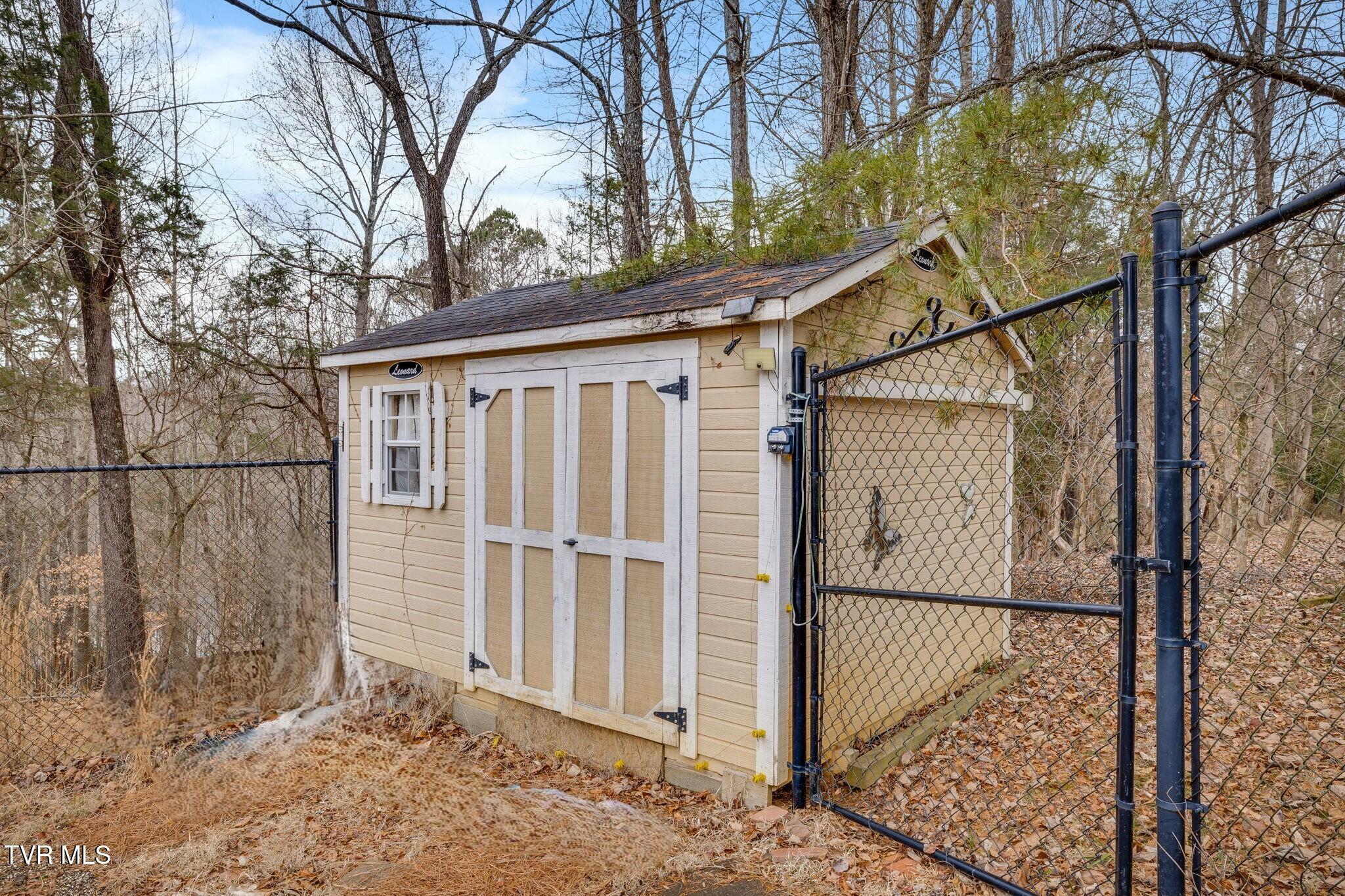 355 Huckleberry Road Bluff City, TN 37618 - Photo 44 of 50 043 edited