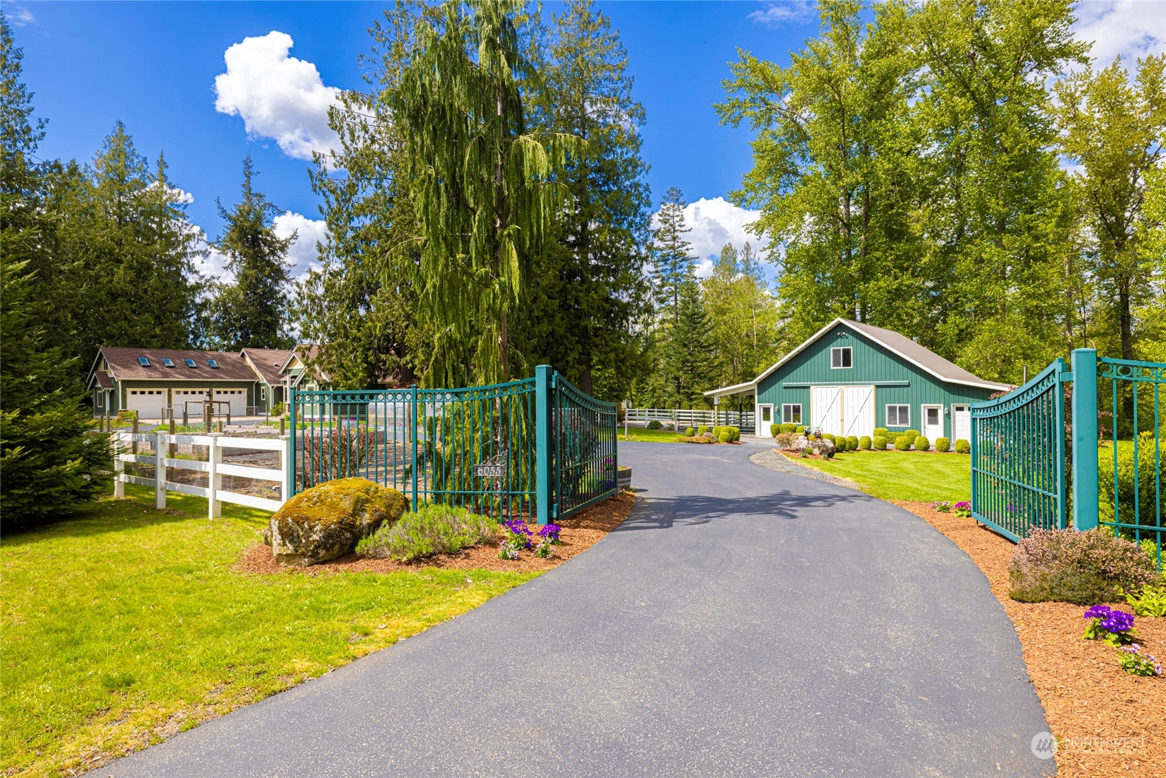 a house view with a outdoor space