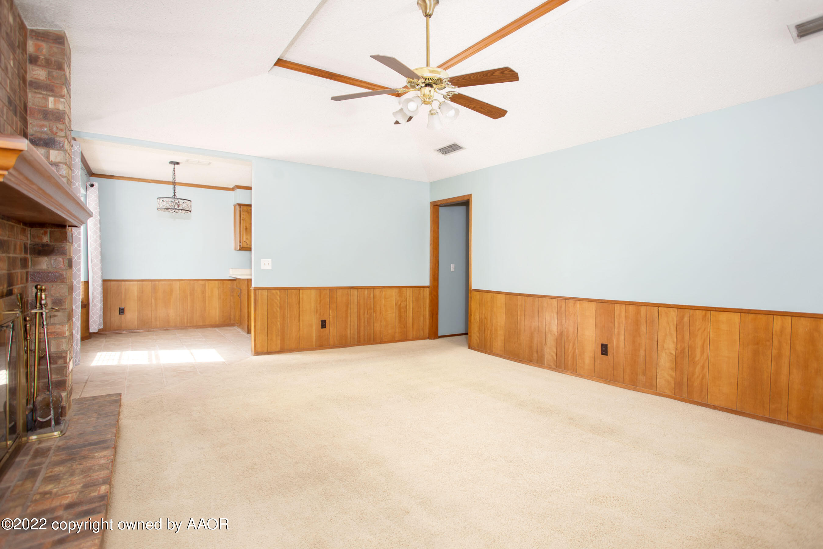 5721 South Milam Street Amarillo, TX 79110 - Photo 13 of 24 Living room V 4
