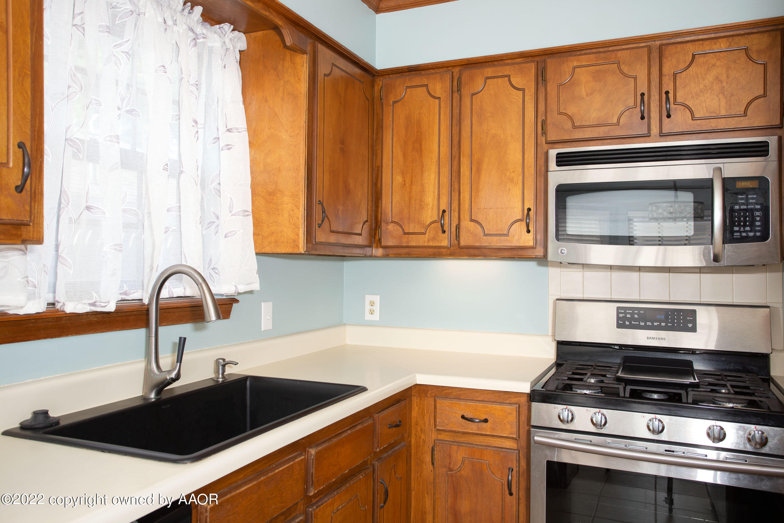 5721 South Milam Street Amarillo, TX 79110 - Photo 15 of 24 Kitchen View 2