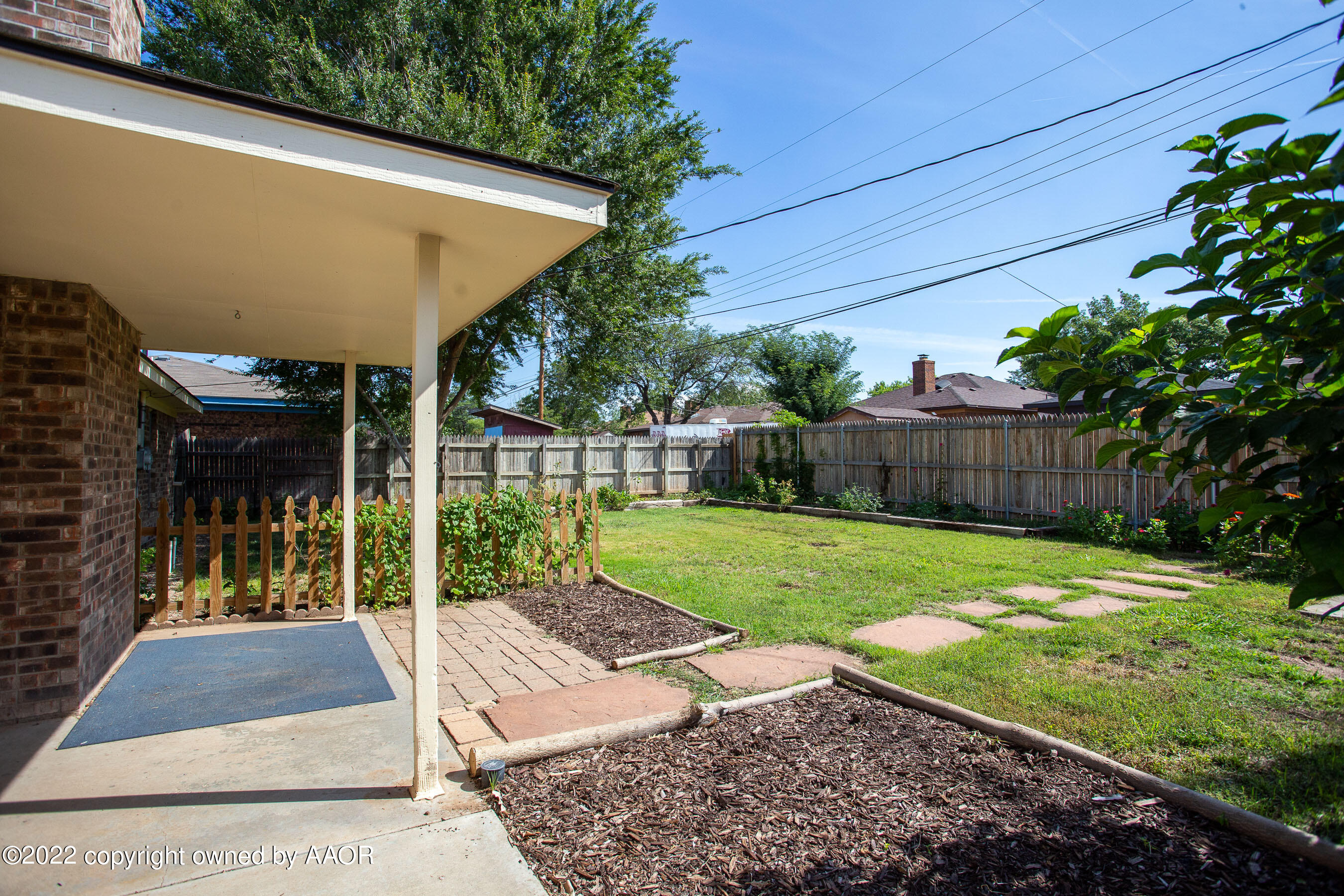 5721 South Milam Street Amarillo, TX 79110 - Photo 21 of 24 Back porch