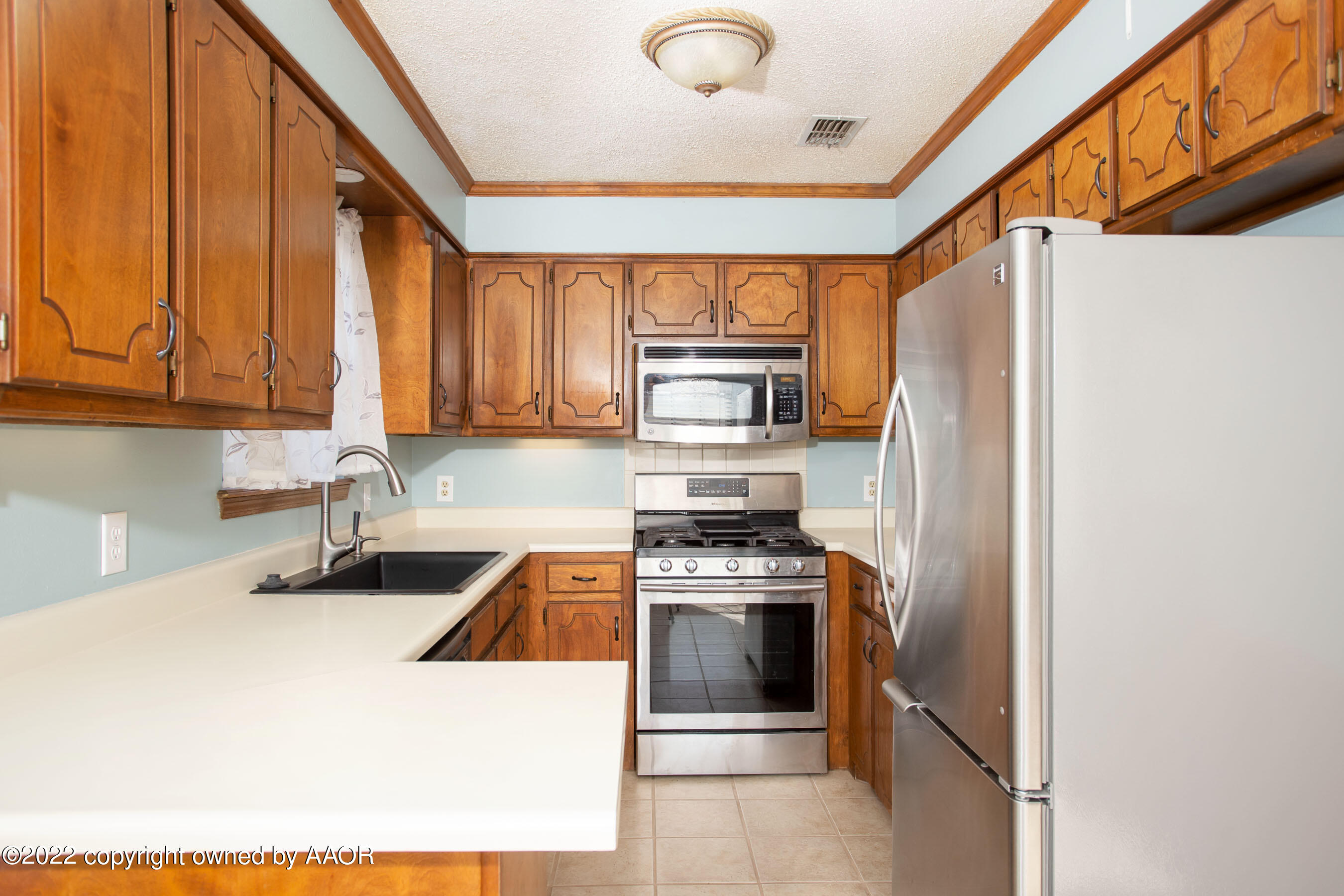5721 South Milam Street Amarillo, TX 79110 - Photo 3 of 24 Kitchen View 3