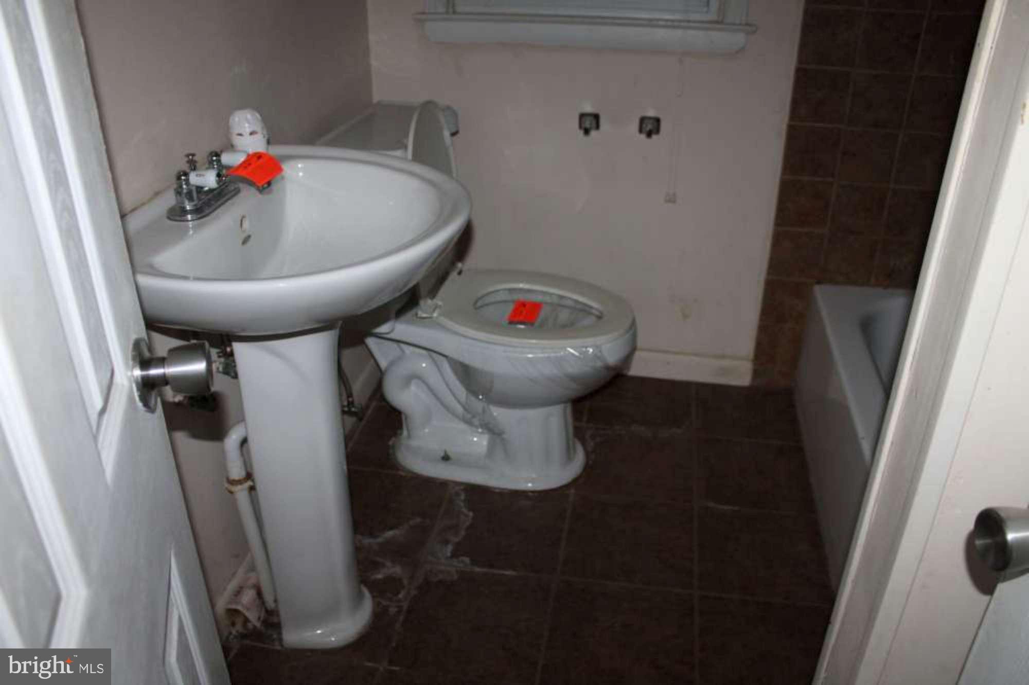 176 Lemmon Avenue Pemberton, NJ 08068 - Photo 16 of 23 Full Bath 1