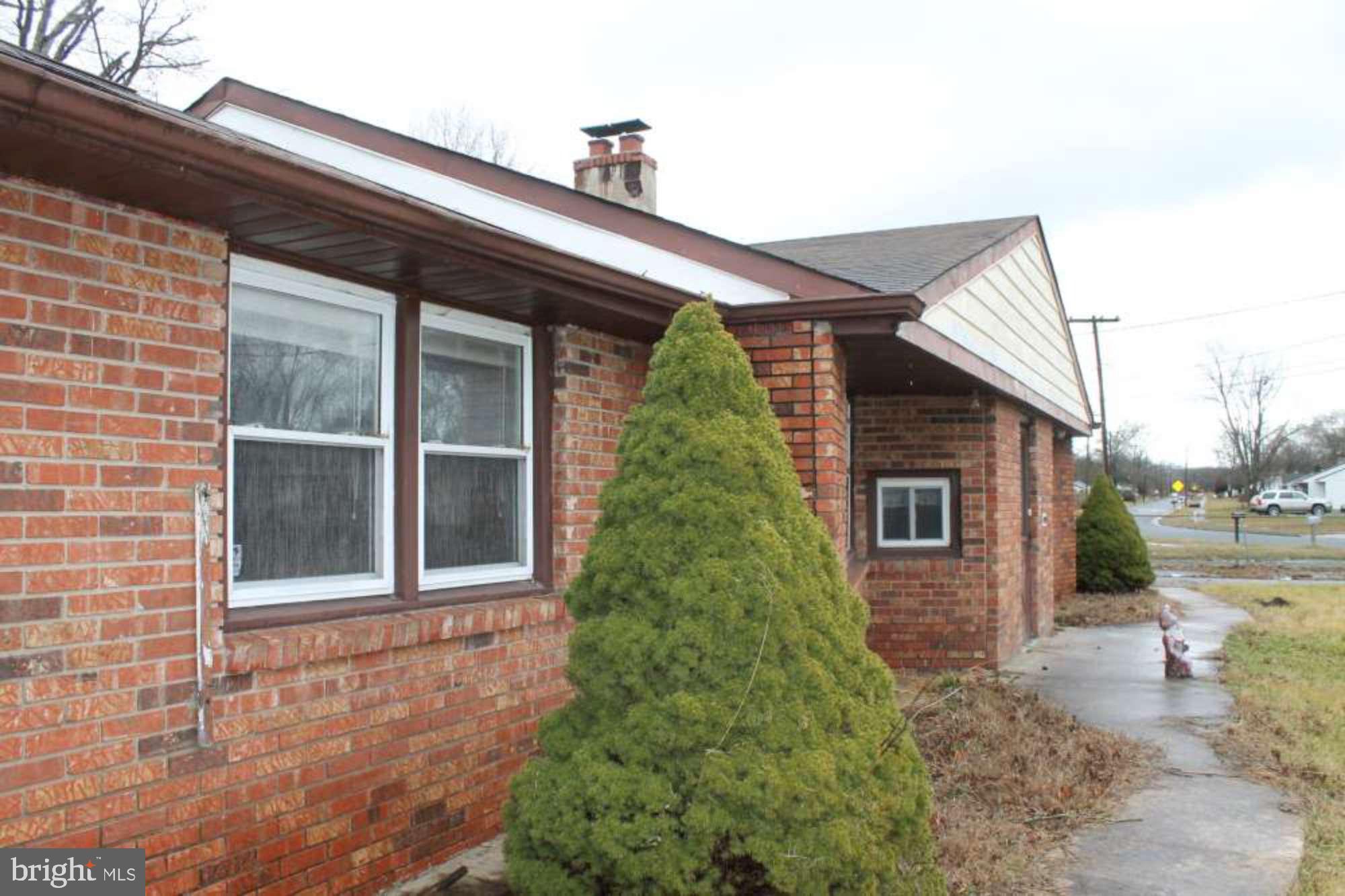 176 Lemmon Avenue Pemberton, NJ 08068 - Photo 8 of 23 Front