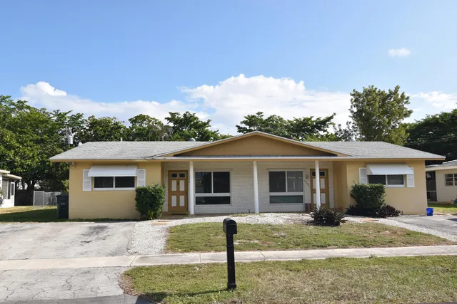 $2,500 | 2260 Northeast 5th Avenue, Boca Raton, FL 33431