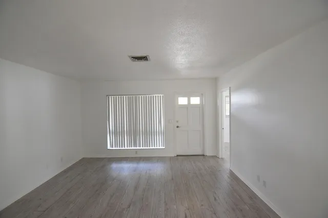 $2,500 | 2260 Northeast 5th Avenue, Boca Raton, FL 33431