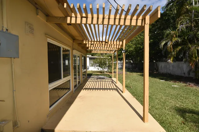 $2,500 | 2260 Northeast 5th Avenue, Boca Raton, FL 33431