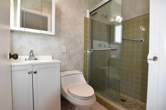 $2,500 | 2260 Northeast 5th Avenue, Boca Raton, FL 33431