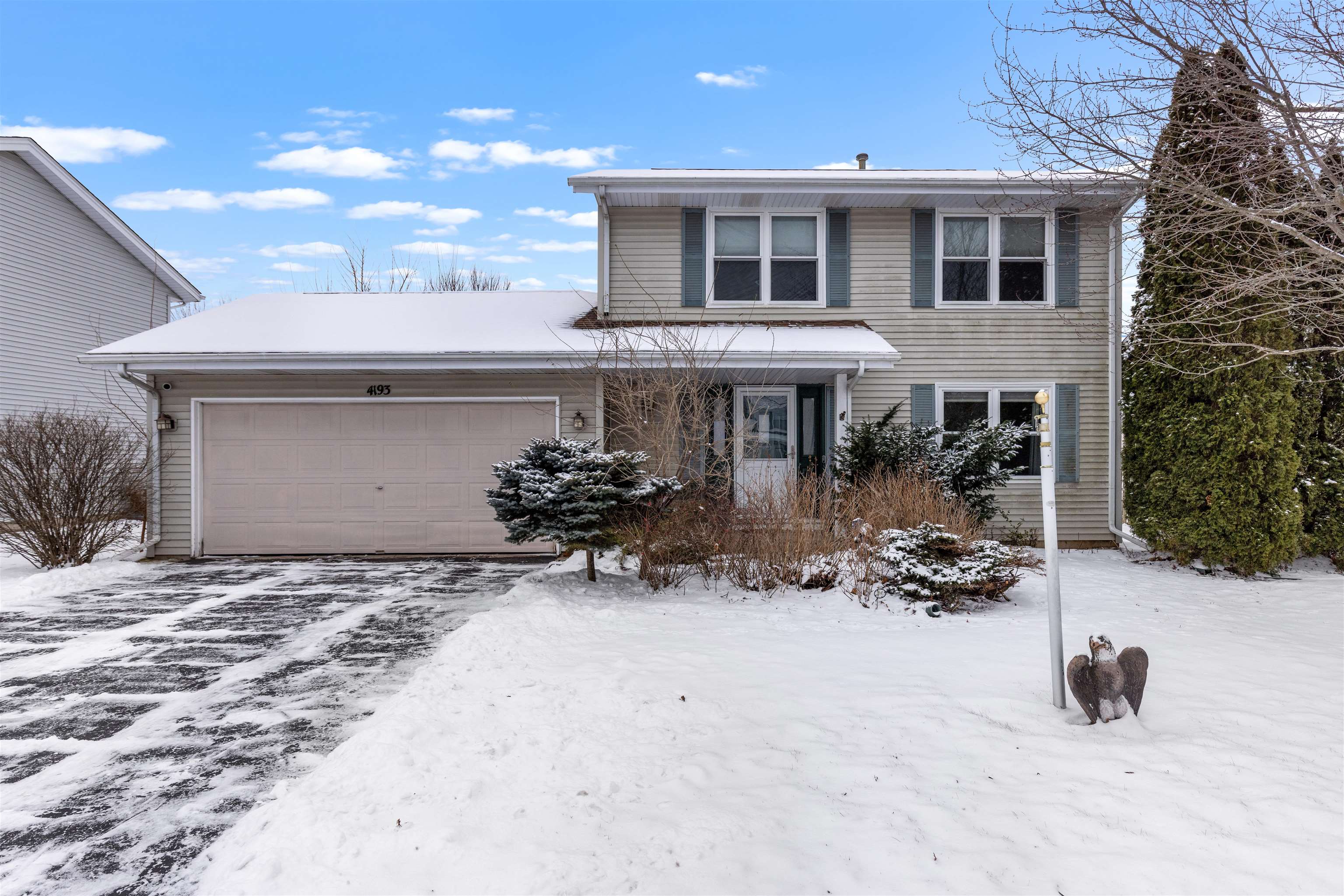 4193 Old Gate Road Rockford, IL 61109 - Photo 16 of 18 a front view of a house with a yard