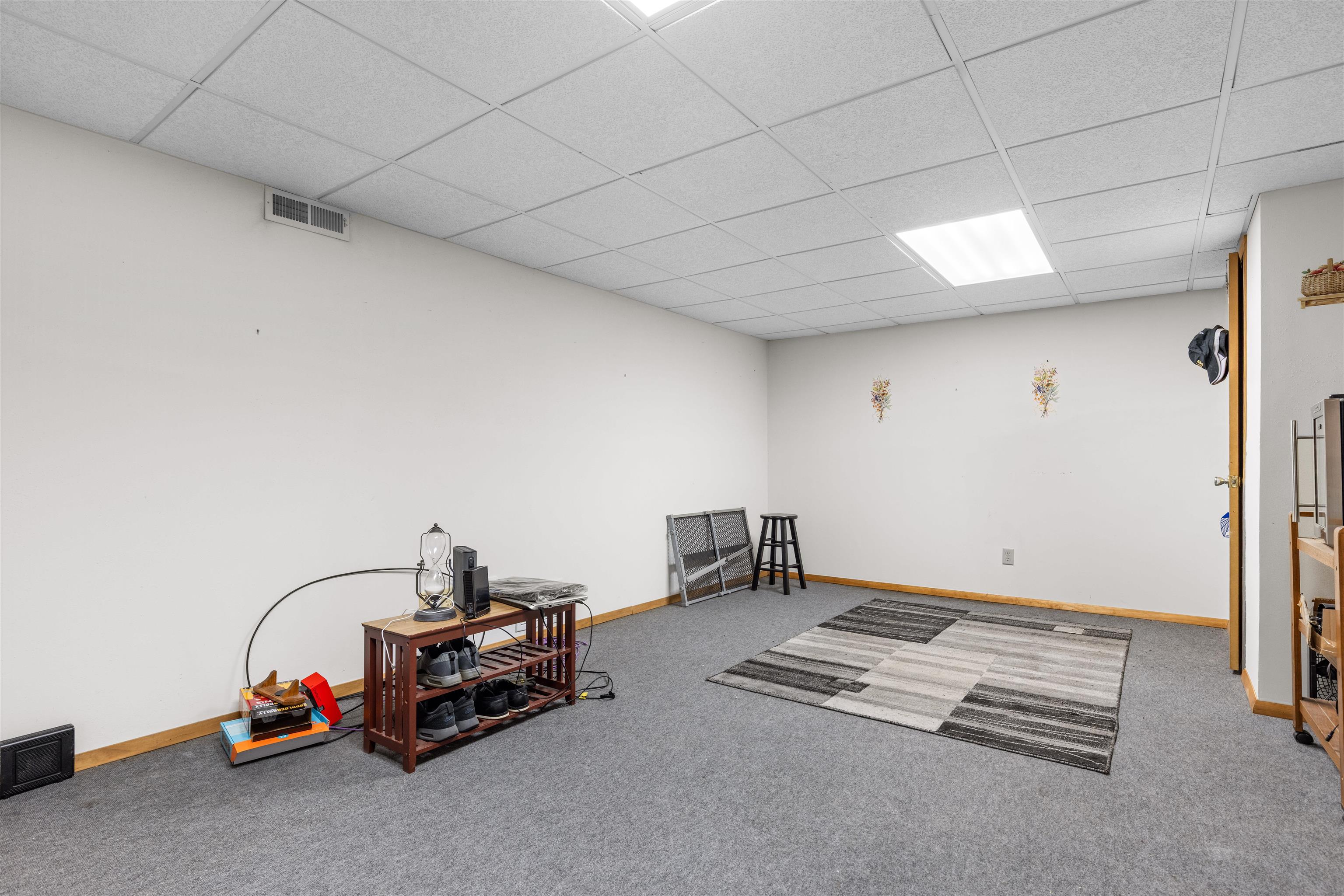 4193 Old Gate Road Rockford, IL 61109 - Photo 10 of 18 a room with gym equipment