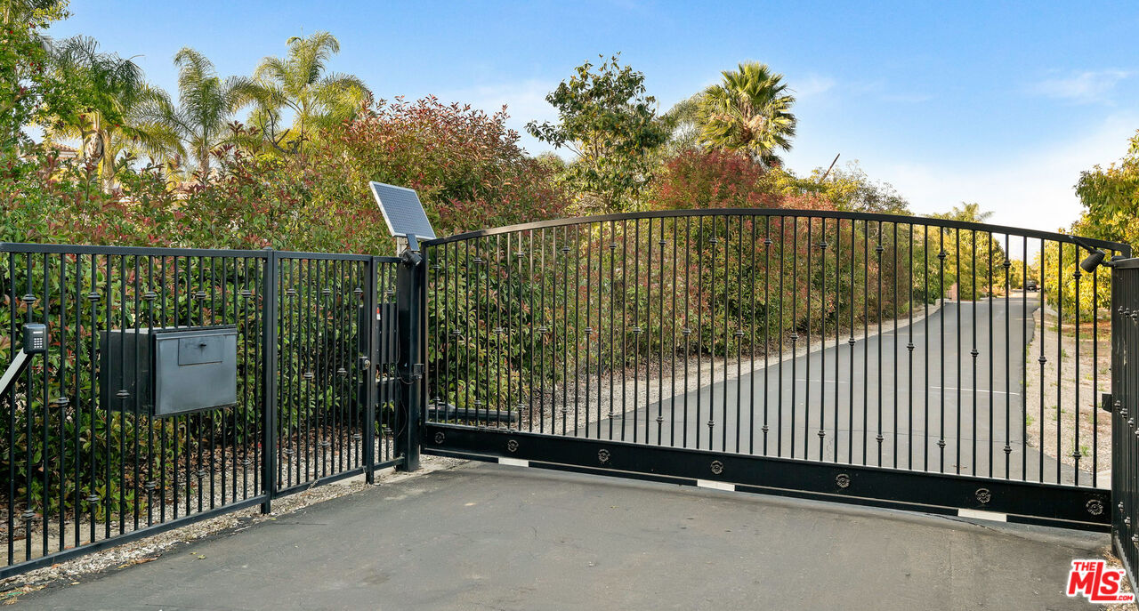 280 Cummings Road Santa Paula, CA 93060 - Photo 53 of 57