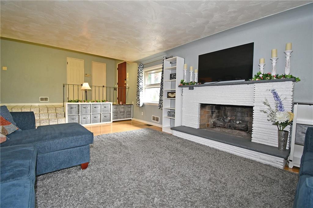 4944 Plymouth Road Pittsburgh, PA 15227 - Photo 7 of 41