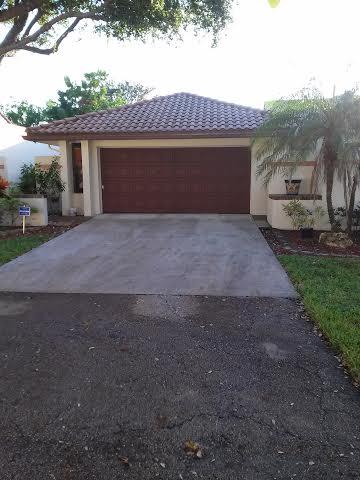 6810 Allegre Court Boca Raton, FL 33433 - Photo 8 of 9 FRONT VIEW