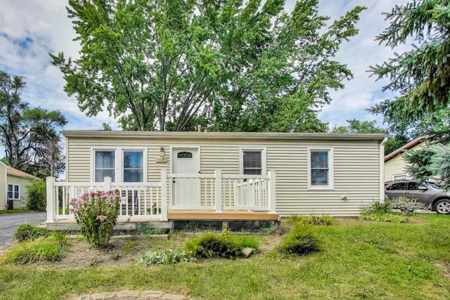 $340,000 | 110 Cedar Circle, Streamwood, IL 60107