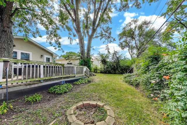 $340,000 | 110 Cedar Circle, Streamwood, IL 60107