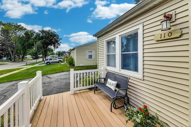 $340,000 | 110 Cedar Circle, Streamwood, IL 60107