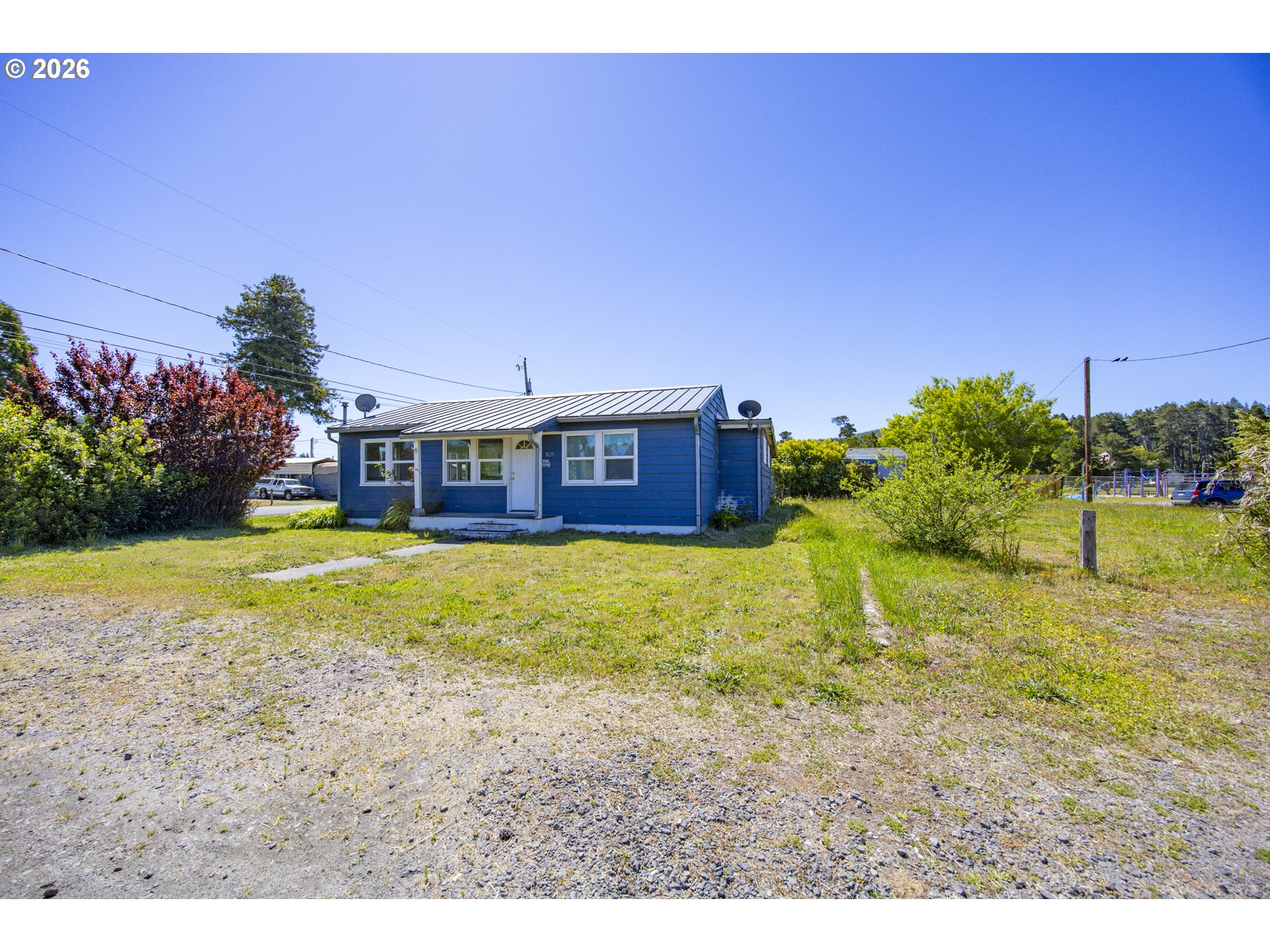 1025 North Lake Road Lakeside, OR 97449 - Photo 3 of 31