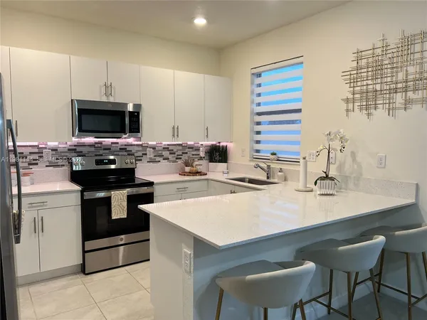 $530,000 | 3328 West 114th Terrace, Unit 3328, Hialeah, FL 33018