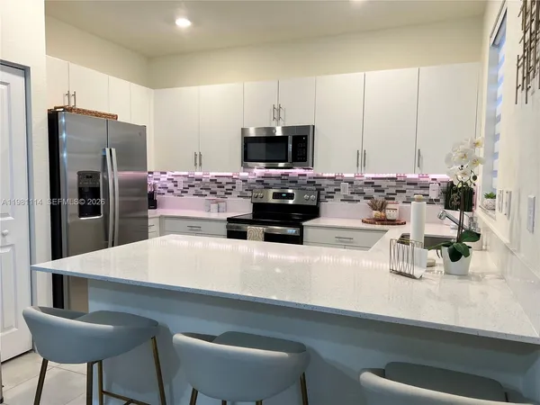 $530,000 | 3328 West 114th Terrace, Unit 3328, Hialeah, FL 33018