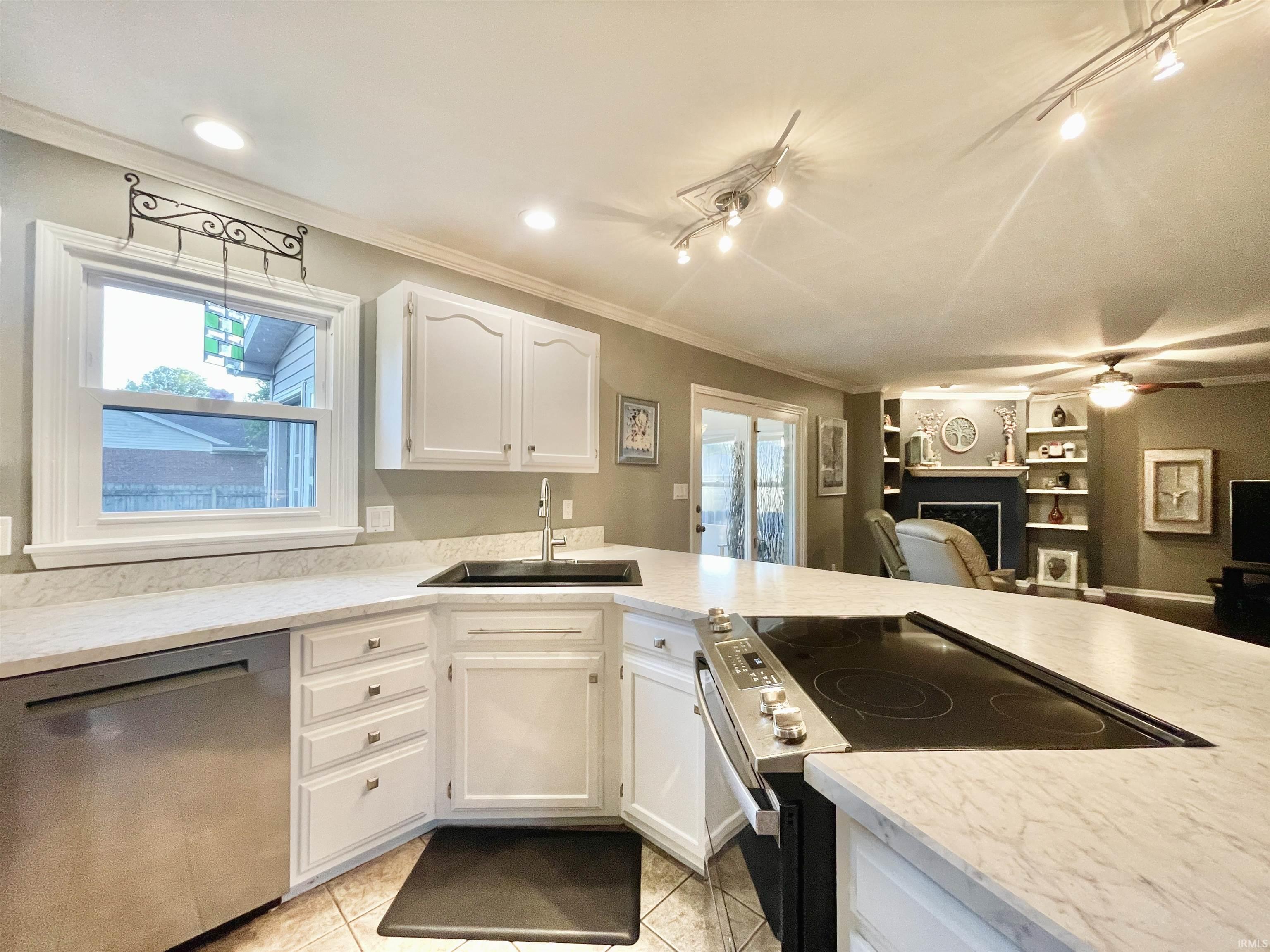 8699 Frontier Drive Newburgh, IN 47630 - Photo 12 of 36