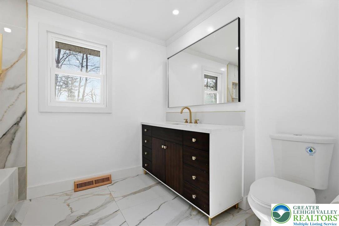 108 Sharbaugh Road Tobyhanna, PA 18466 - Photo 38 of 63