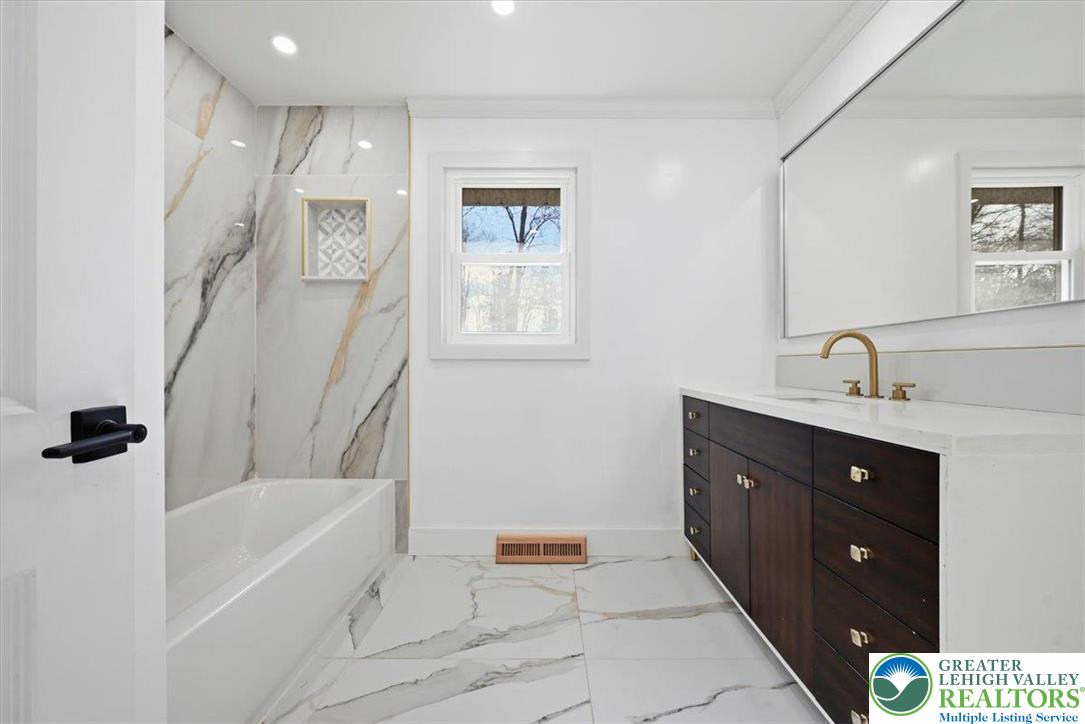 108 Sharbaugh Road Tobyhanna, PA 18466 - Photo 39 of 63