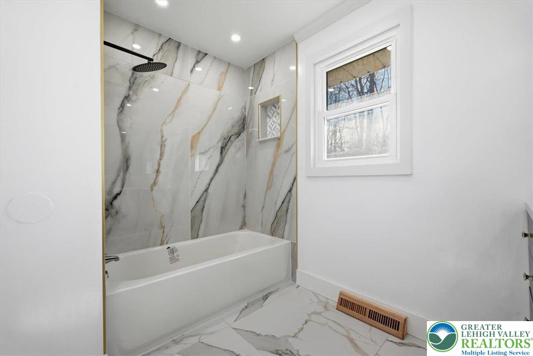 108 Sharbaugh Road Tobyhanna, PA 18466 - Photo 40 of 63