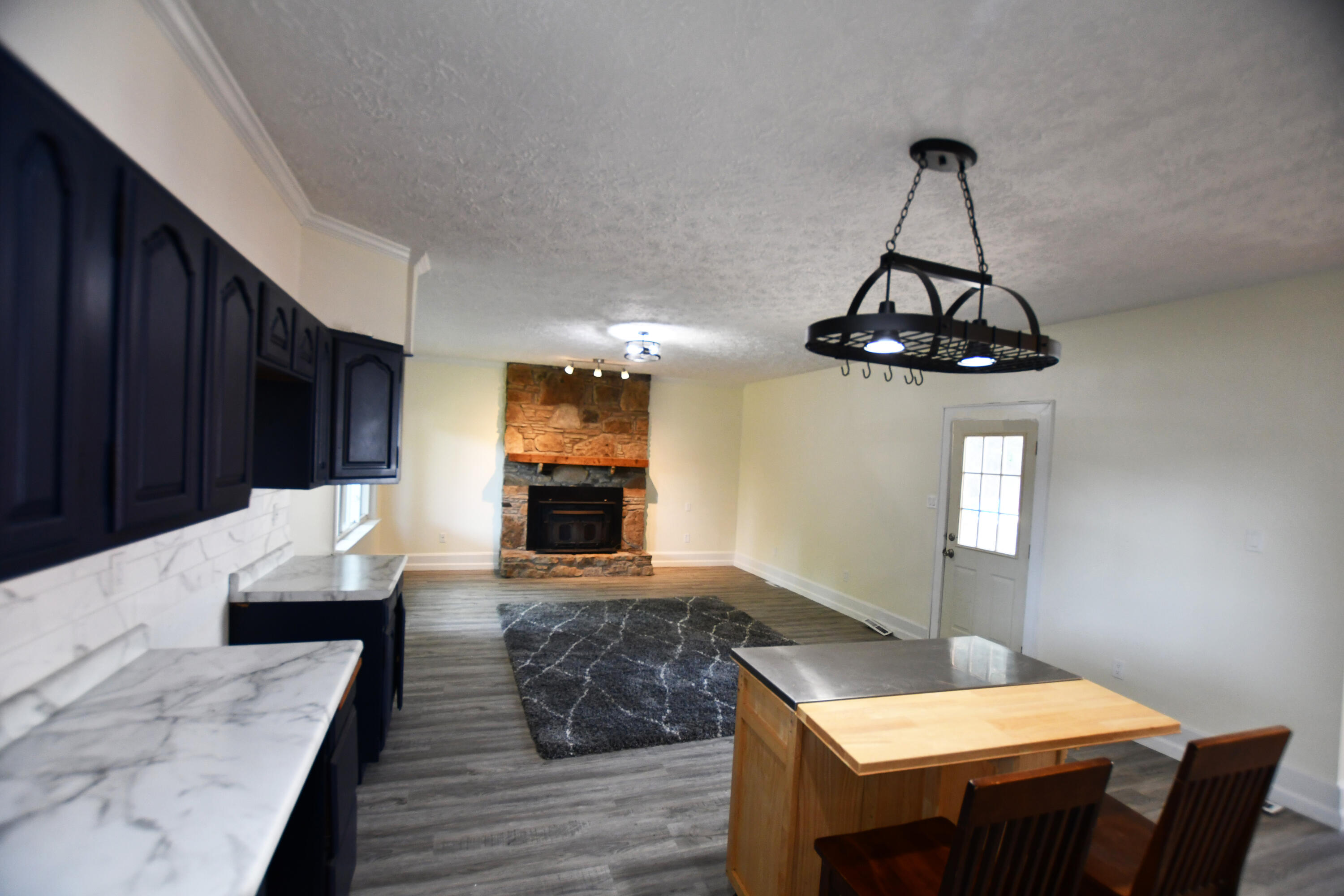 291 Main Street Irvine, KY 40336 - Photo 6 of 32 Eat-in Kitchen!