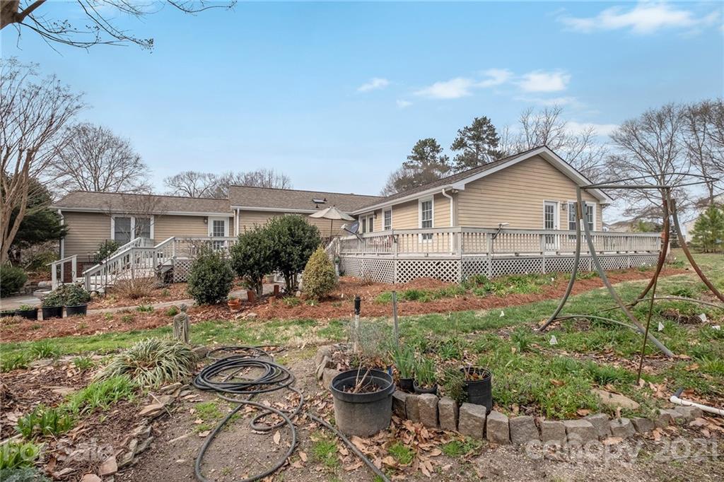 2552 Whites Road Fort Mill, SC 29715 - Photo 2 of 42 Gallery Image 2