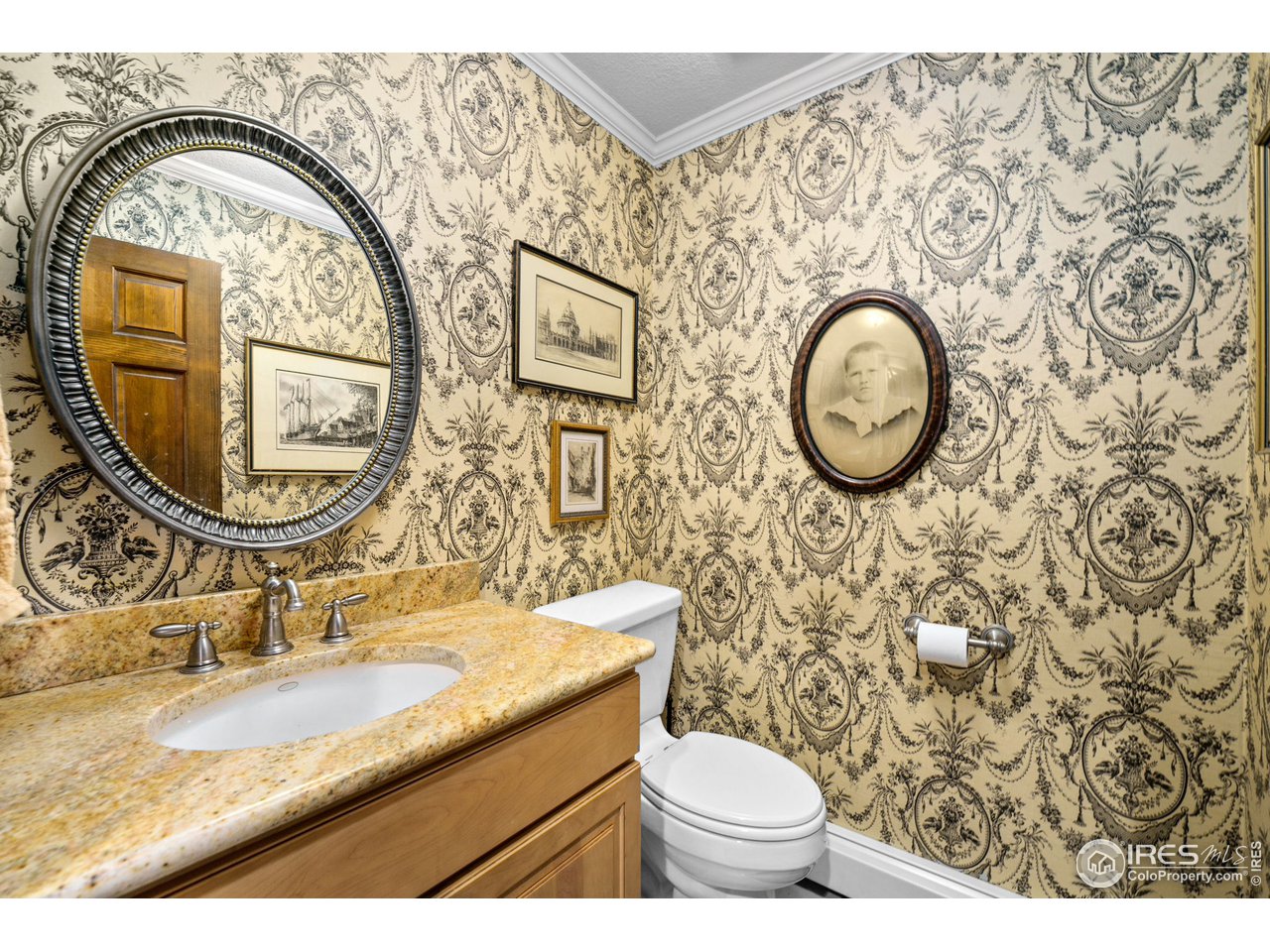 12 Dos Rios Greeley, CO 80634 - Photo 8 of 40 Powder Room
