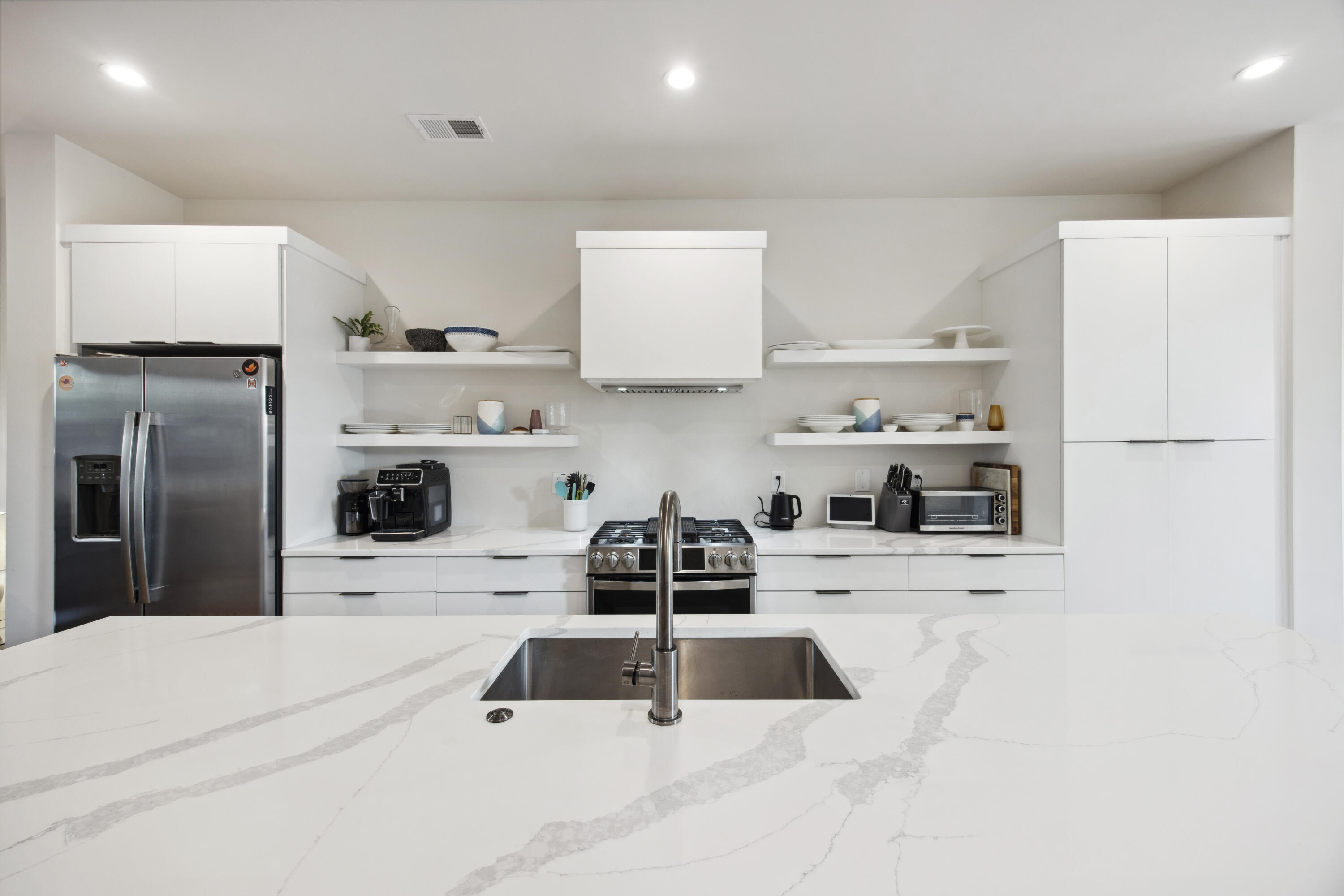 14 F Street, Unit B Charleston, SC 29403 - Photo 3 of 44 243A3292